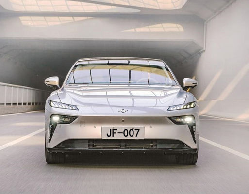 Véhicule à énergie nouvelle JF-007 NEDC 530KM 5 sièges Phosphates de fer et de lithium RWD